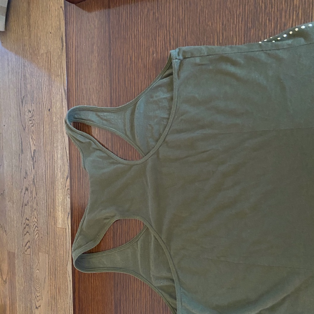 Green Jewel Designed Tank - Picture 3 of 3